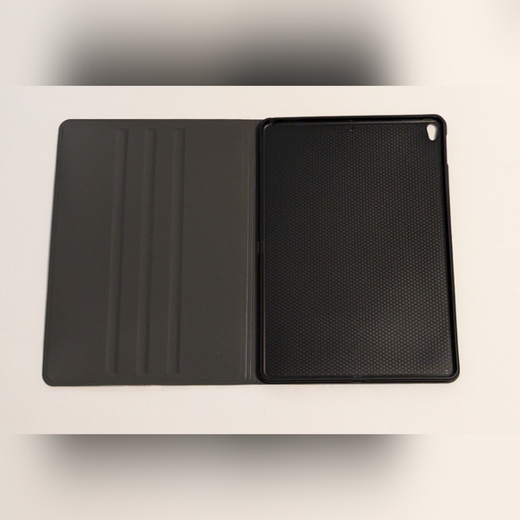 Rock & Morty Tablet Cover/Case NWOT - Picture 2 of 11